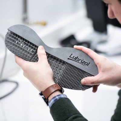 鞋材用3D打印彈性體盤點 TPU、TPAE與TPEE的技術(shù)特性與應(yīng)用前景